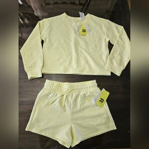 NWT Girls Lightweight Pullover w/smShorts